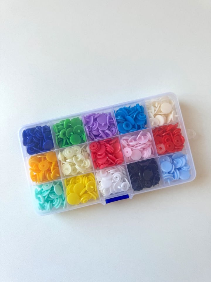 15 renkli 150 set çıtçıt düğme seti