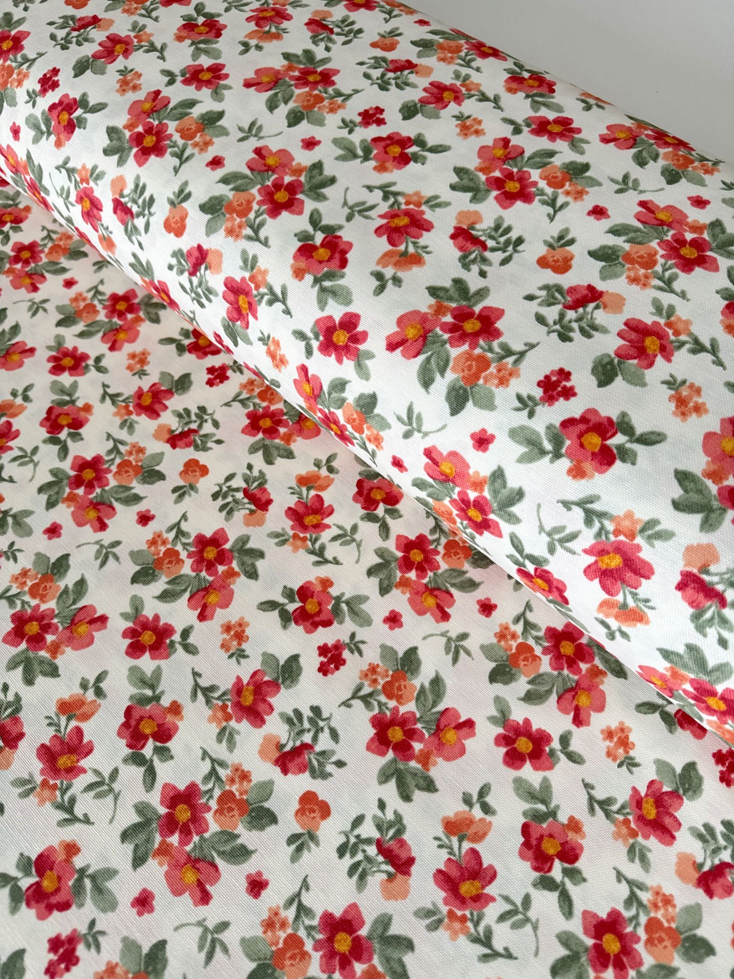 Somon Çiçekler Duck Kumaş (Yarım Metre)