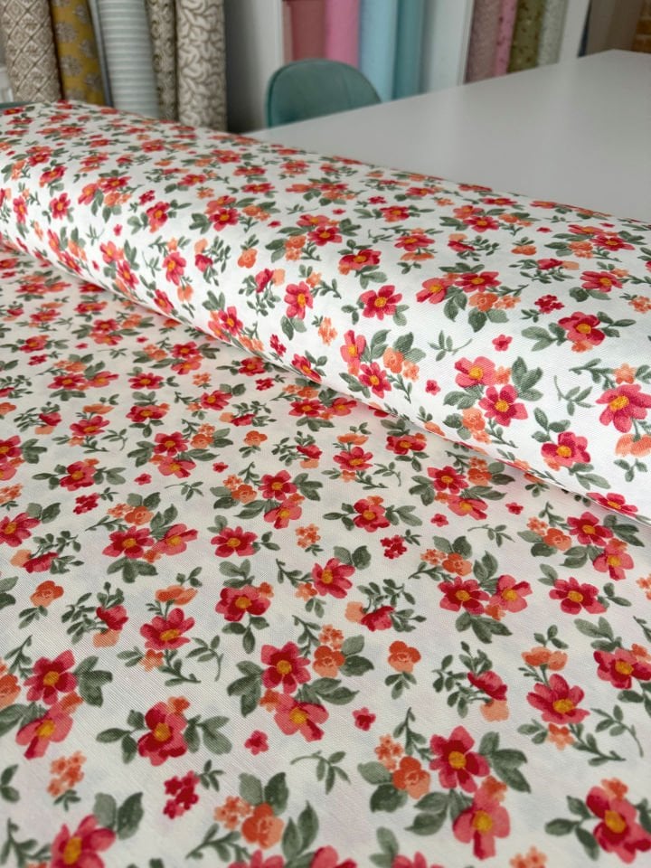 Somon Çiçekler Duck Kumaş (Yarım Metre)