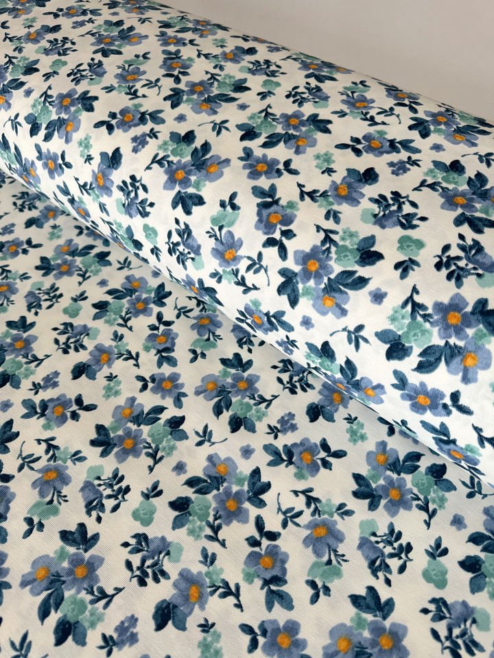 Mavi Çiçekler Duck Kumaş (Yarım Metre)