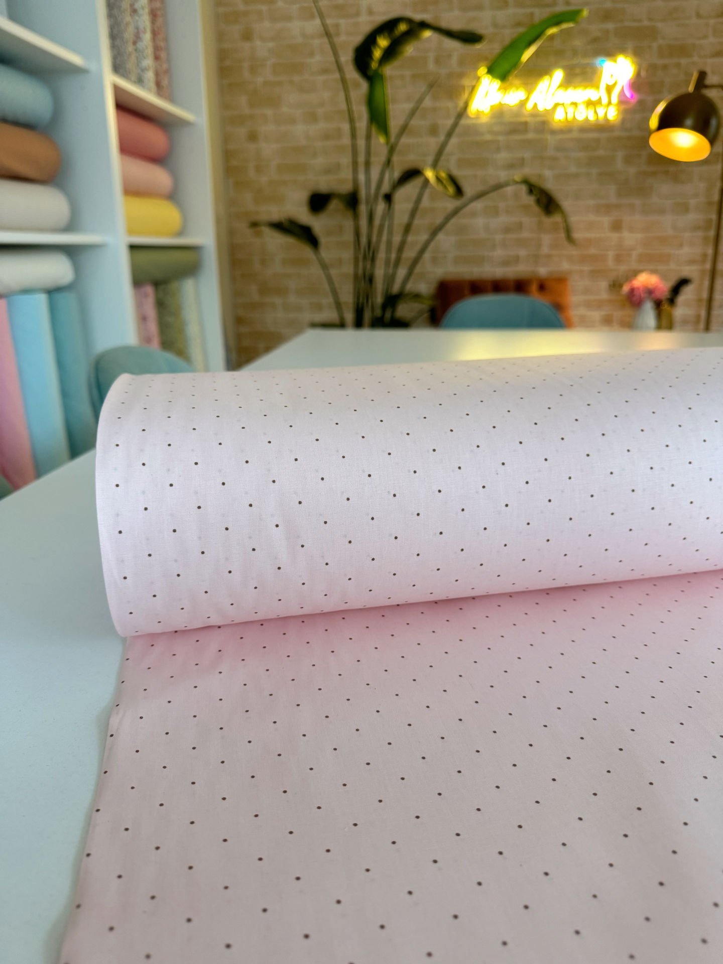 Minik Puantiye Pudra Pembe Poplin Kumaş (Yarım Metre)