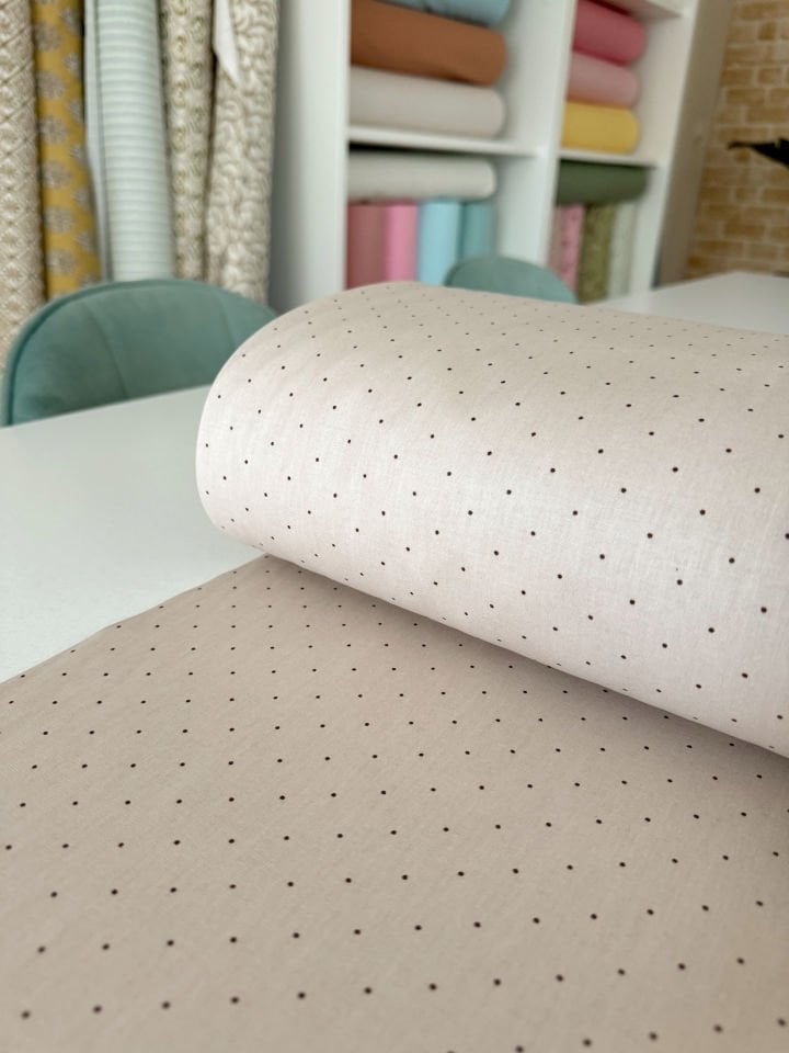 Minik Puantiye Bej Poplin Kumaş (Yarım Metre)