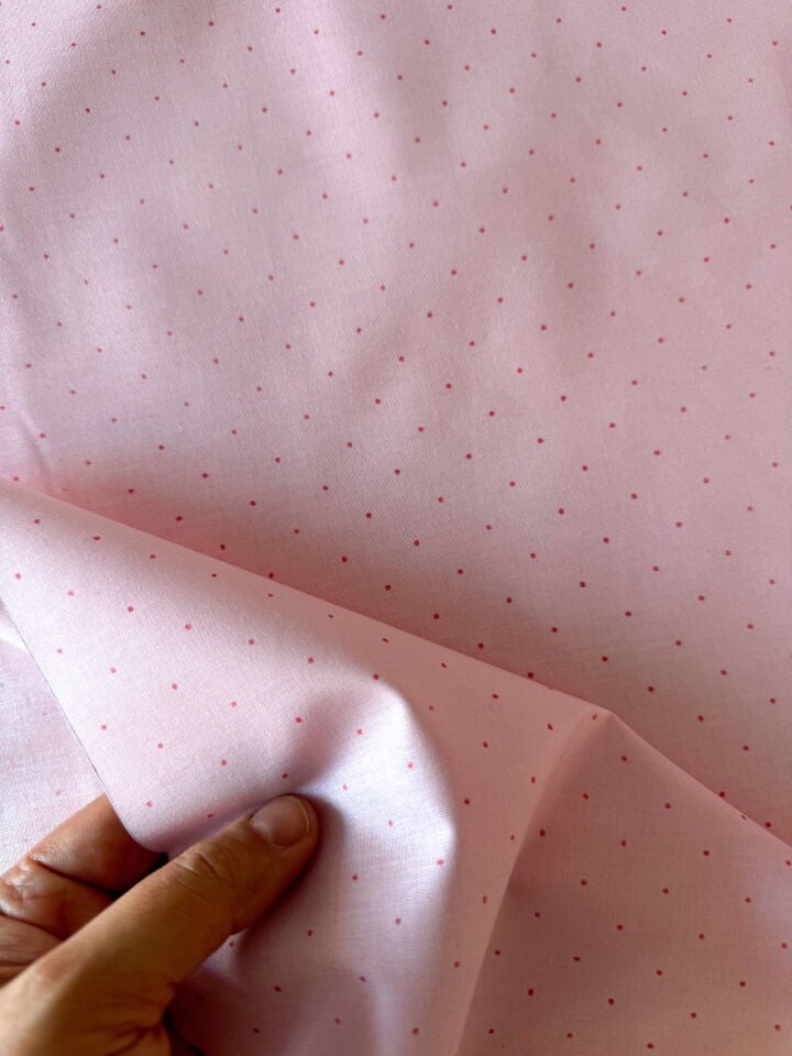 Pembe Puantiyeli Poplin Kumaş (Yarım Metre)