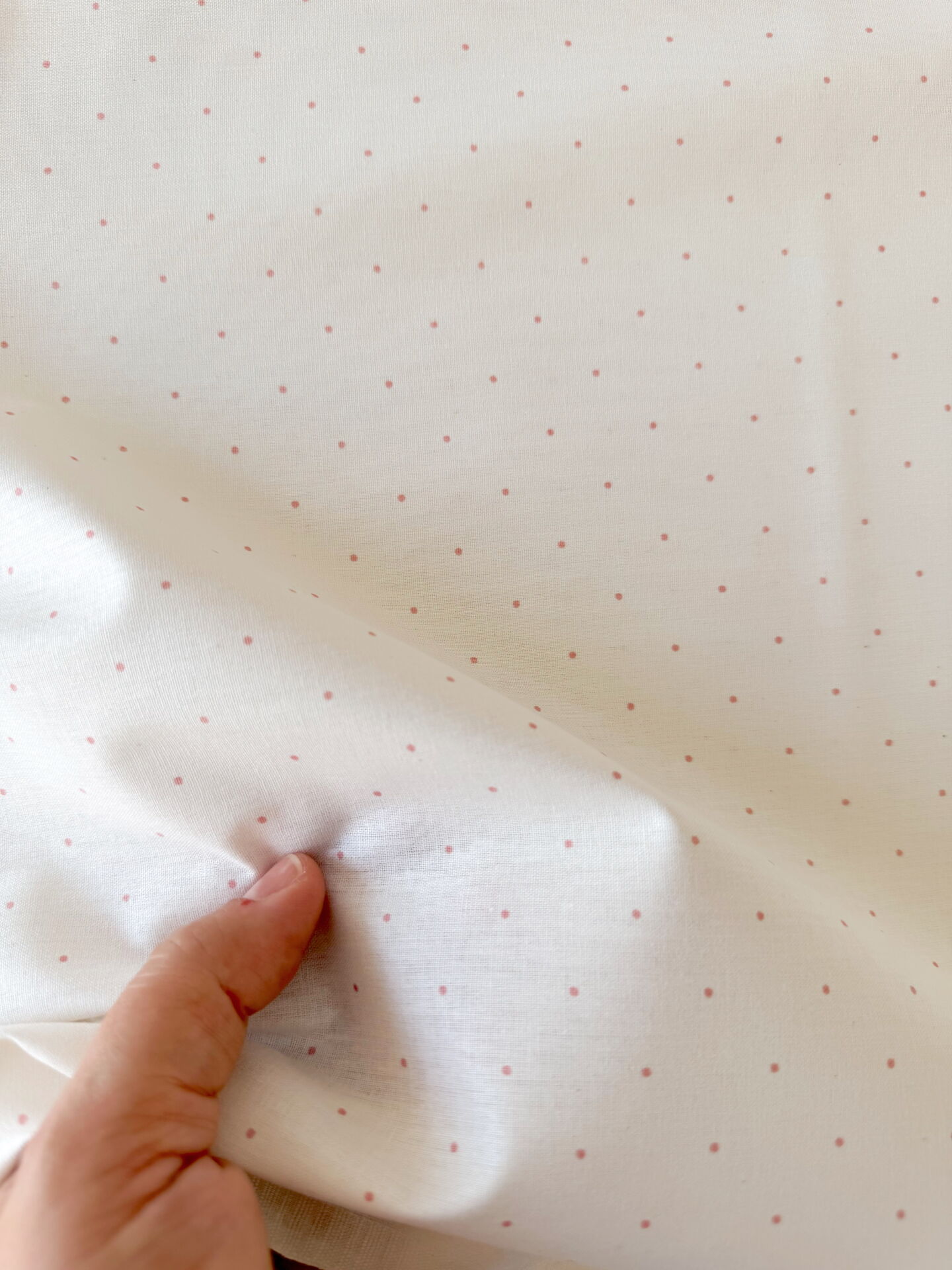 Pudra pembe Puantiye Poplin Kumaş (Yarım Metre)