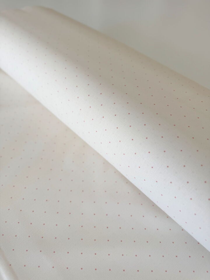 Pudra pembe Puantiye Poplin Kumaş (Yarım Metre)