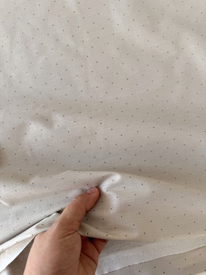 Taş Puantiye Poplin Kumaş (Yarım Metre)