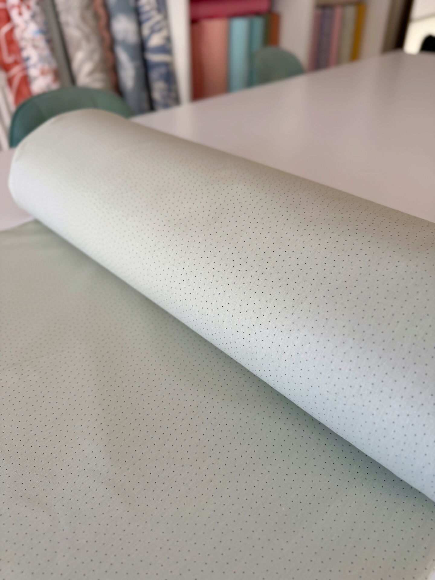 Mini Puantiye Su Yeşili Poplin Kumaş (Yarım Metre)