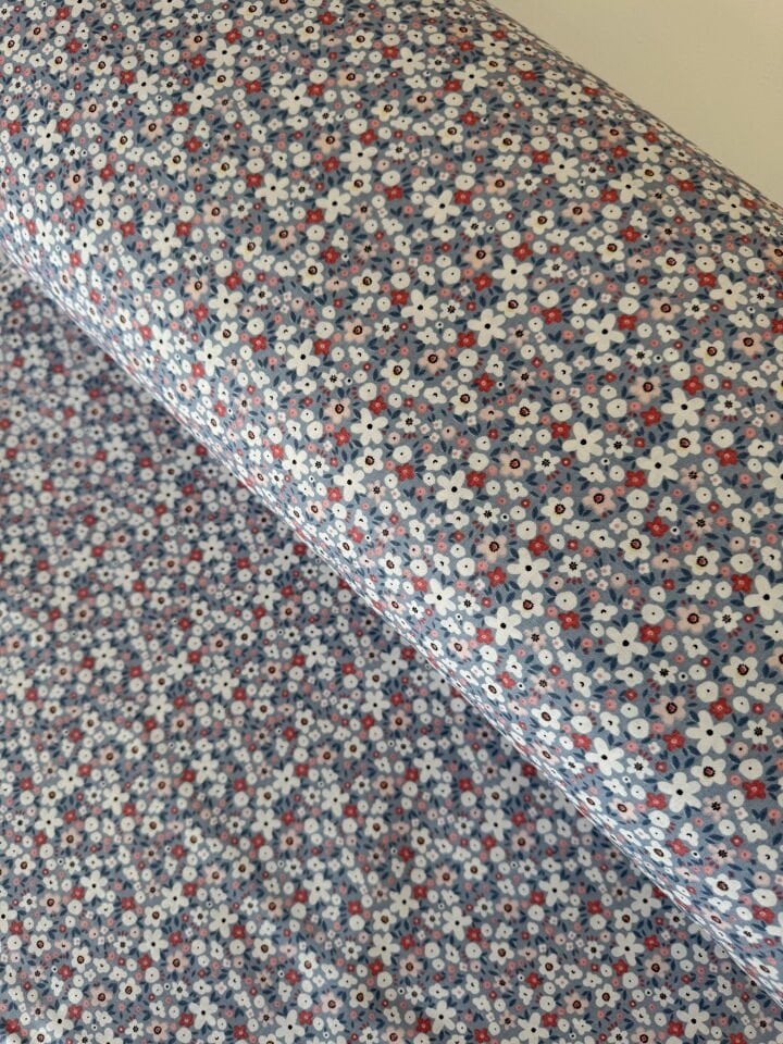 Minik Çiçekli İndigo Poplin Kumaş