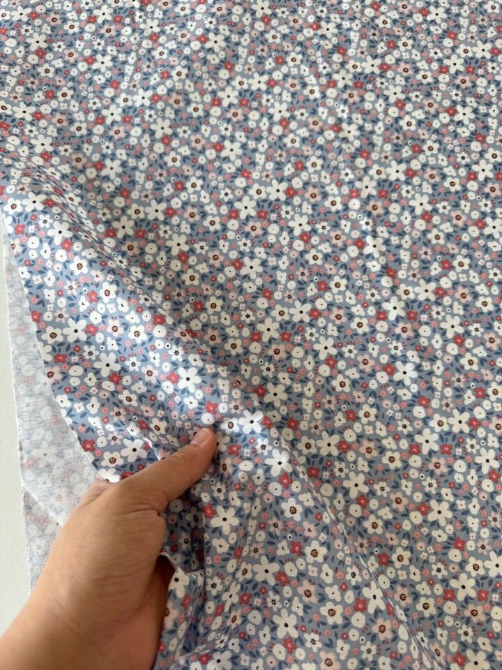 Minik Çiçekli İndigo Poplin Kumaş