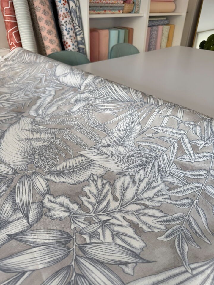 Beyaz Yapraklar Bej Pamuk Keten (Yarım Metre)