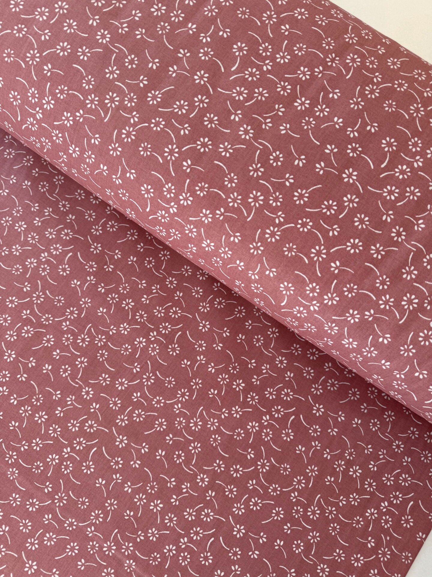 Gül Kurusu Çıtır Çiçek Poplin Kumaş (Yarım Metre)