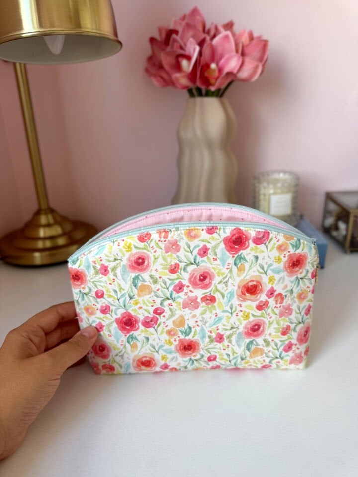 Oval Makyaj Çantası