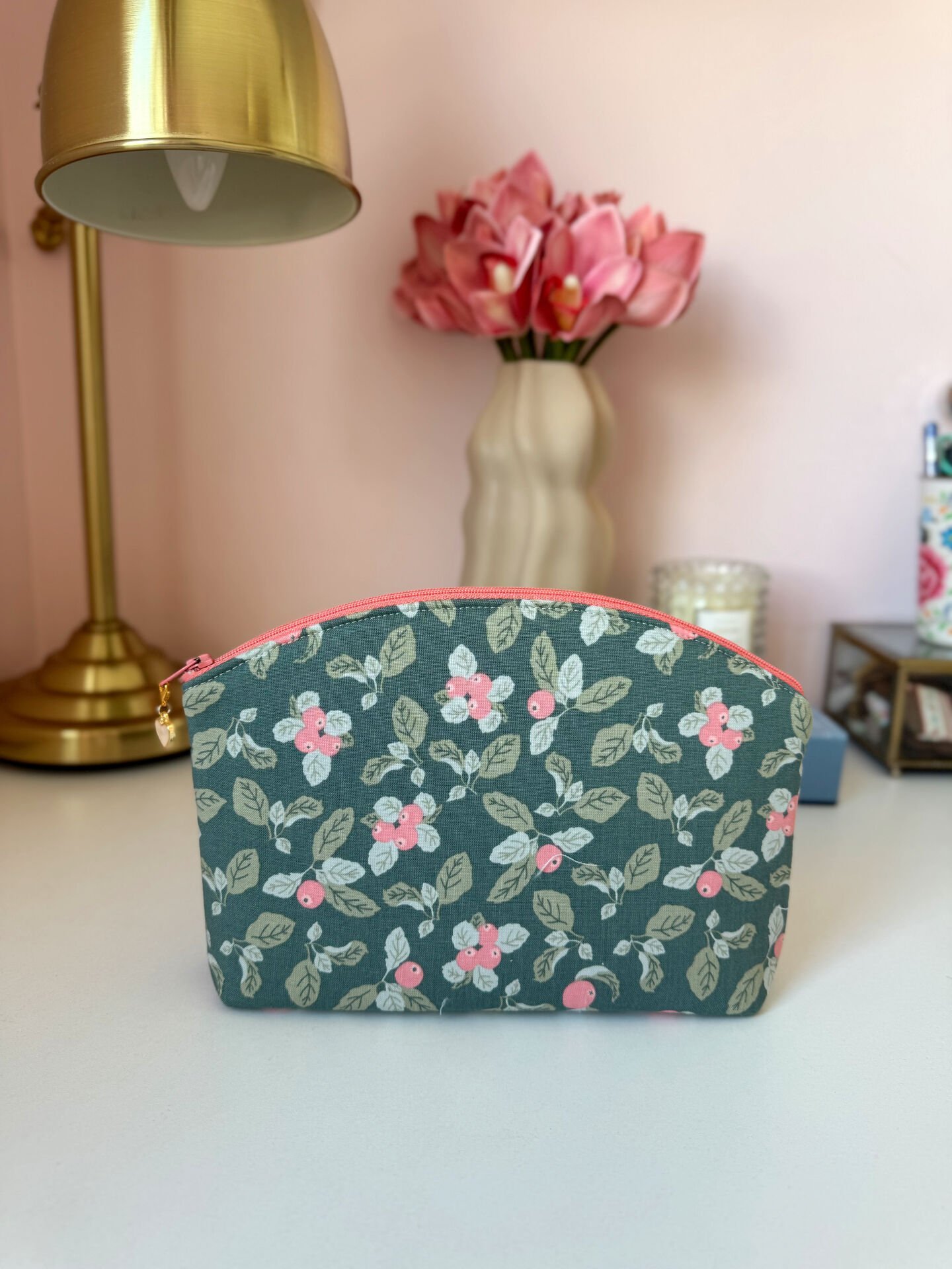 Oval Makyaj Çantası