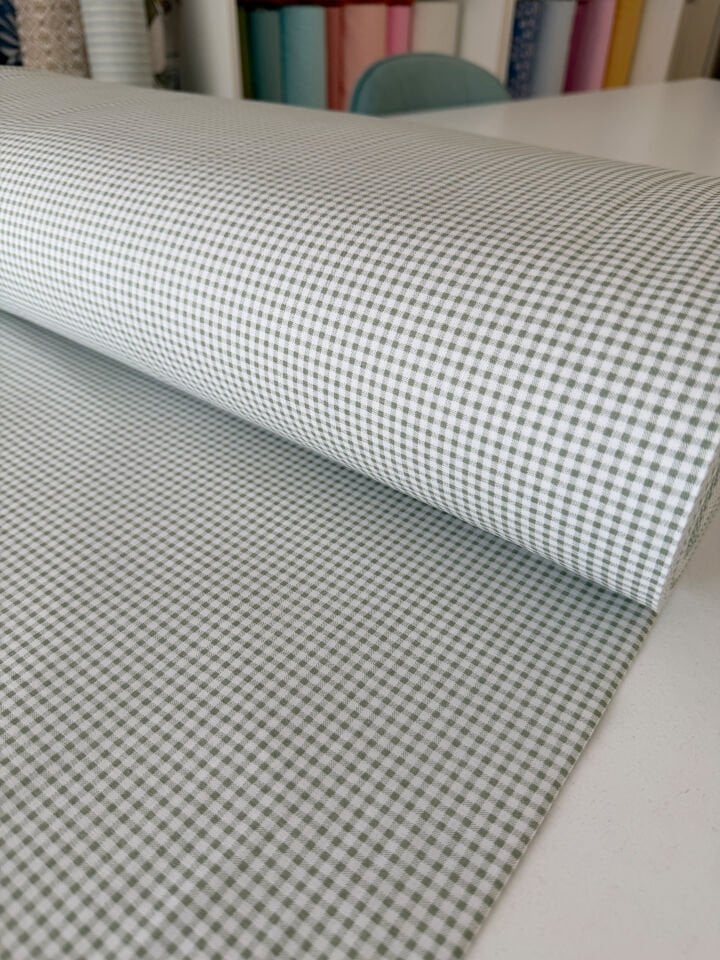 Pastel Yeşil Pötikare Poplin Kumaş (Yarım Metre)