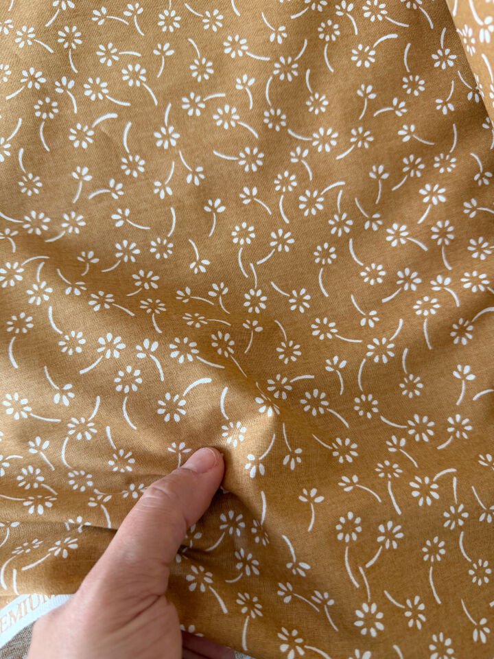 Hardal Çıtır Çiçek Poplin Kumaş (Yarım Metre)