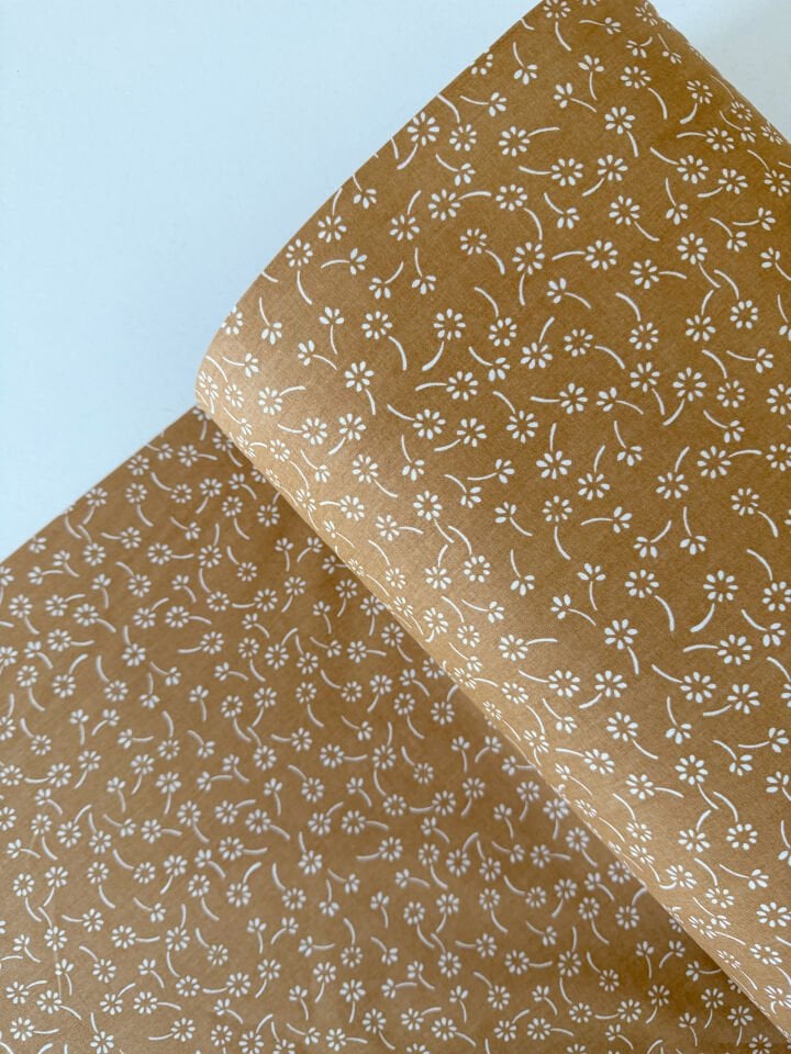 Hardal Çıtır Çiçek Poplin Kumaş (Yarım Metre)