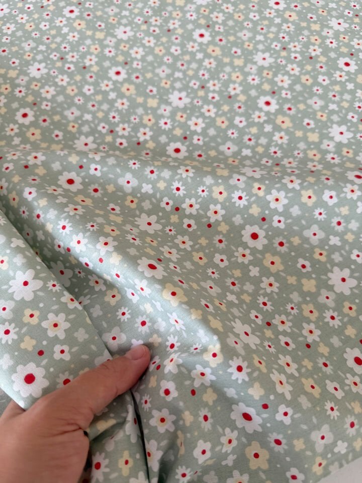 Mint Çiçekli Poplin Kumaş (Yarım Poplin)