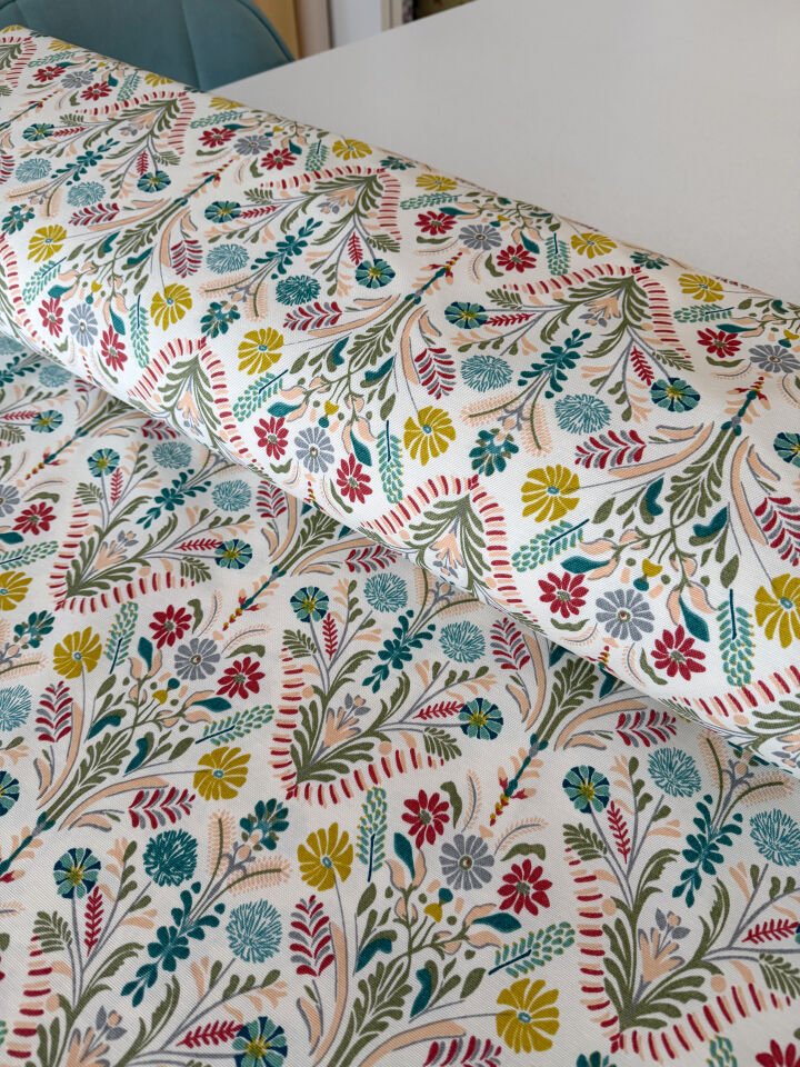 Etnik Çiçekler Duck Kumaş (Yarım Metre)