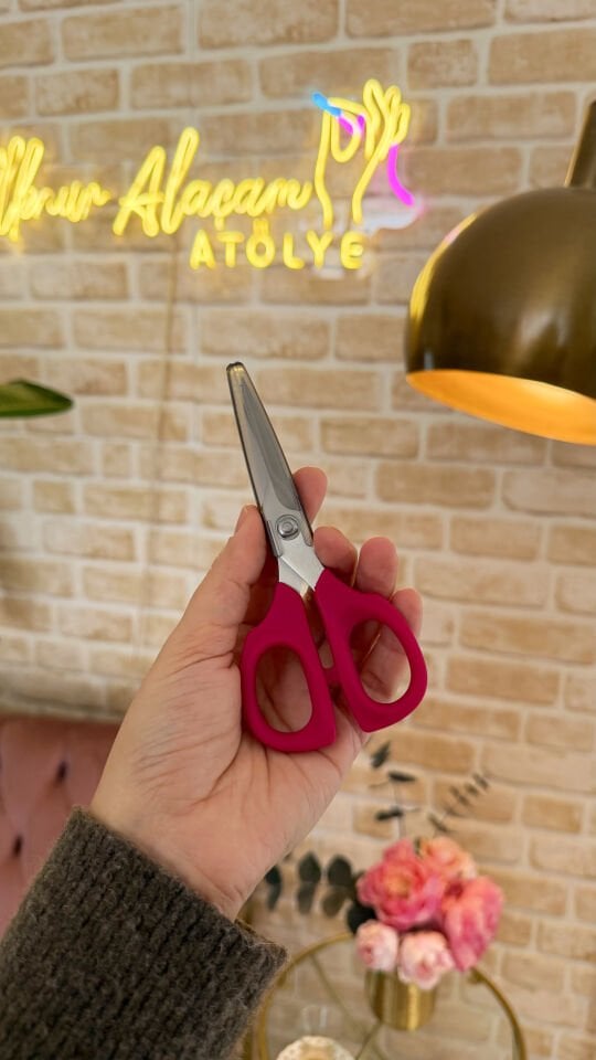 Kai V5135 İplik Temizleme Makası 13.5cm