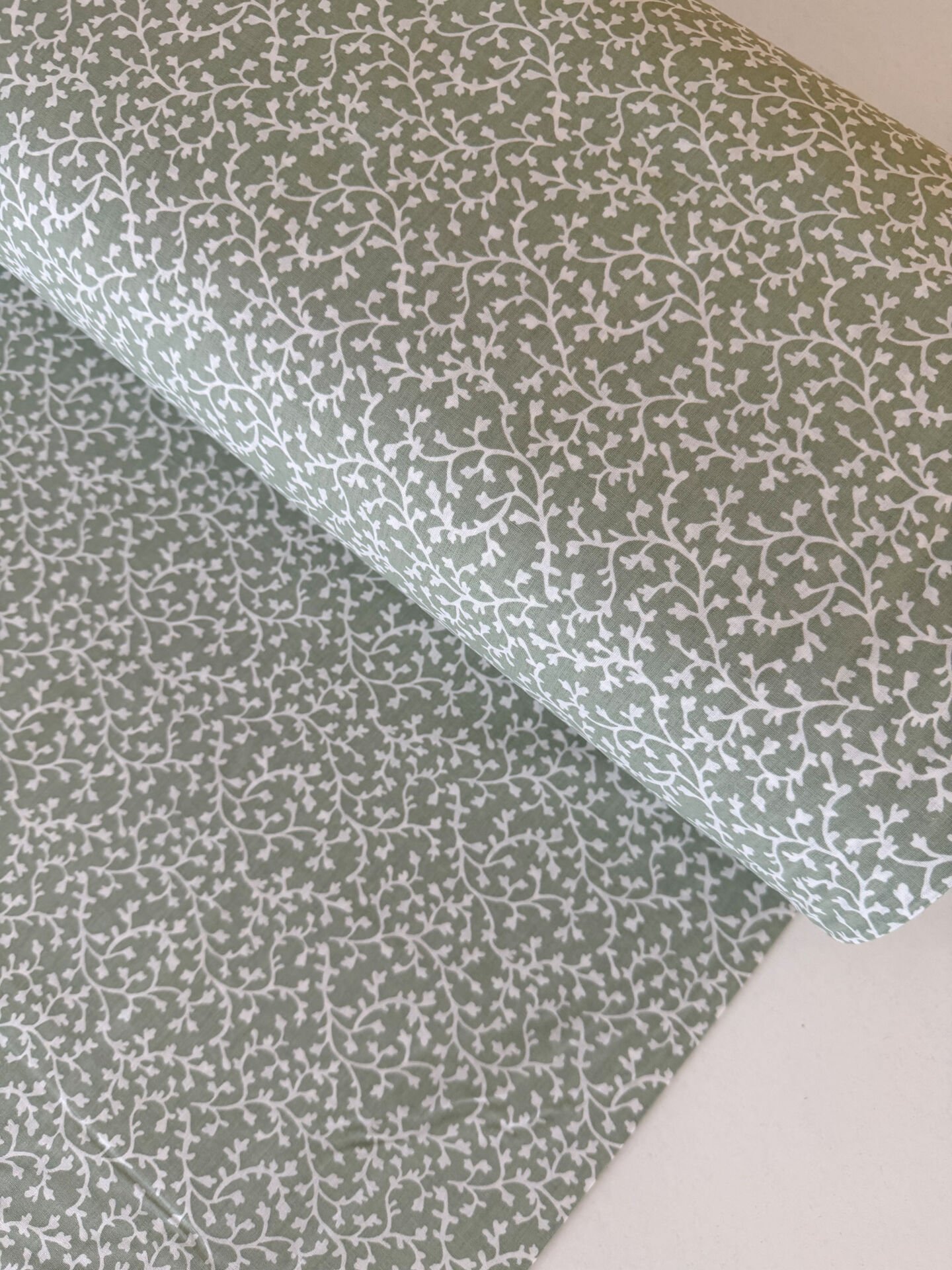 Sarmaşık Su Yeşili Poplin Kumaş (Yarım Metre)