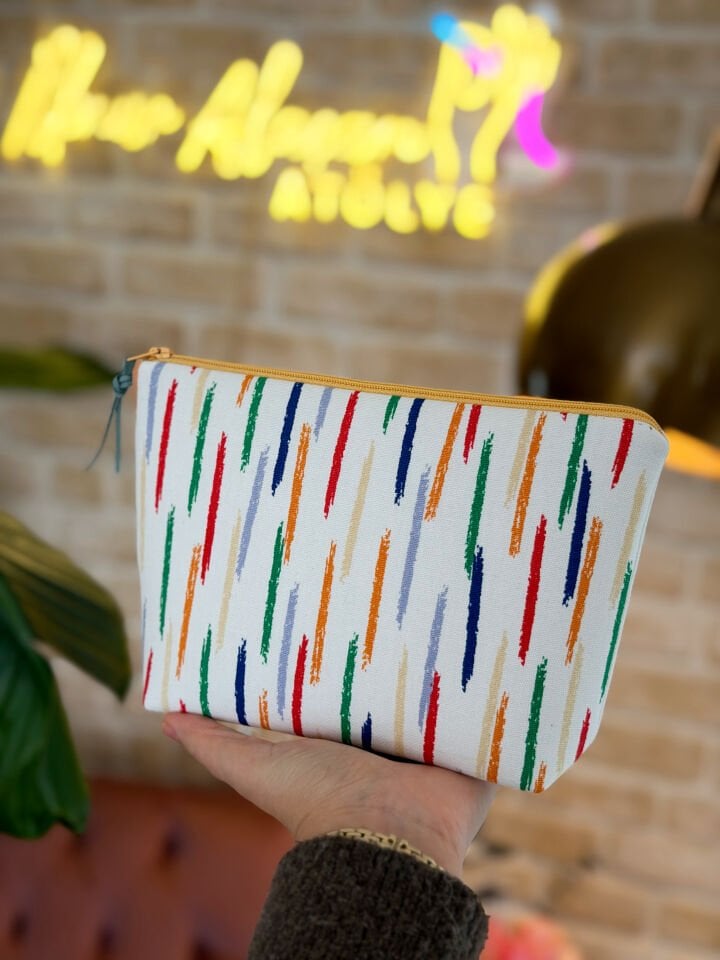 Renkli Makyaj Çantası